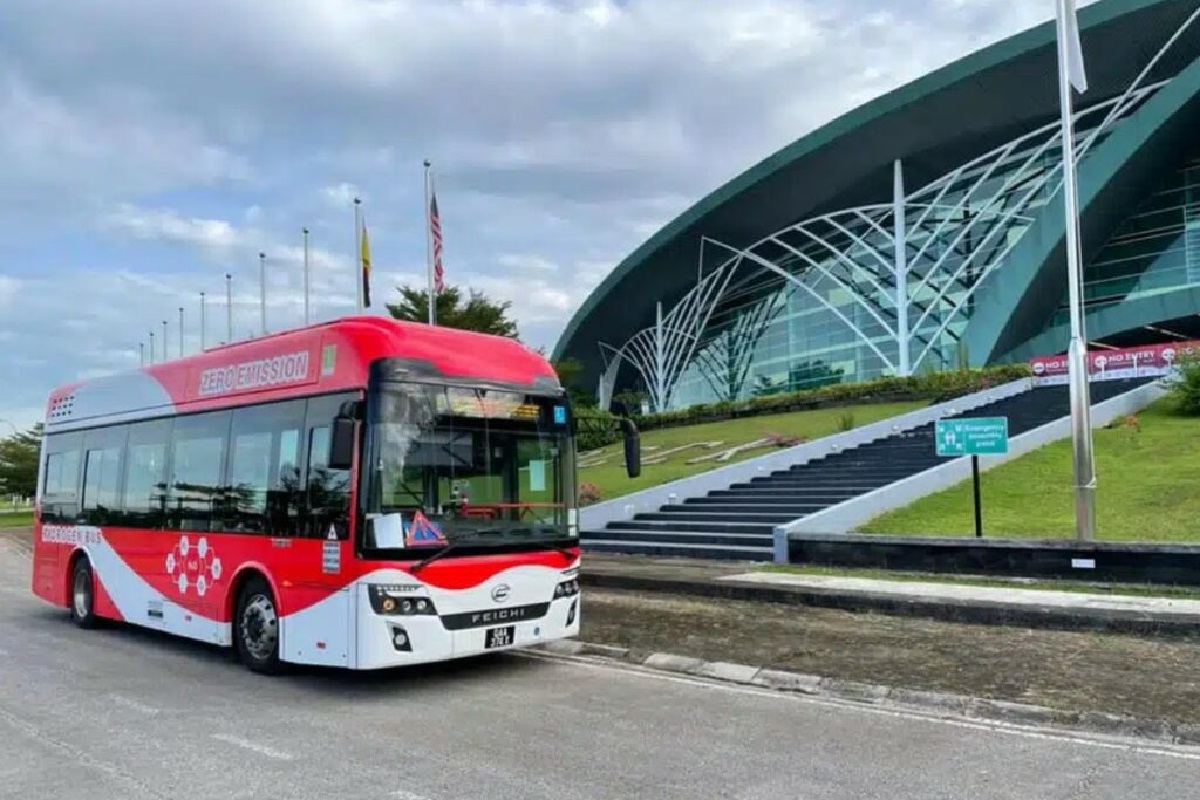 Sarawak Metro anugerah kontrak bekal bas hydrigen bernilai RM122 juta kepada syarikat kerjasama SKS Coachbuilders, Sun Credit