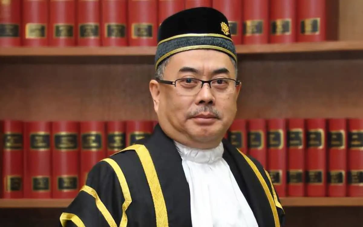 Wan Ahmad Farid dilantik ketua hakim negara